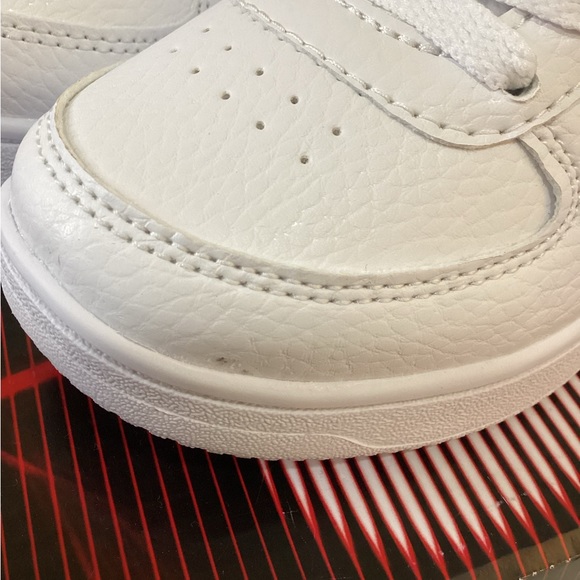 Fila white shoes size 13 for girls - Picture 6 of 8